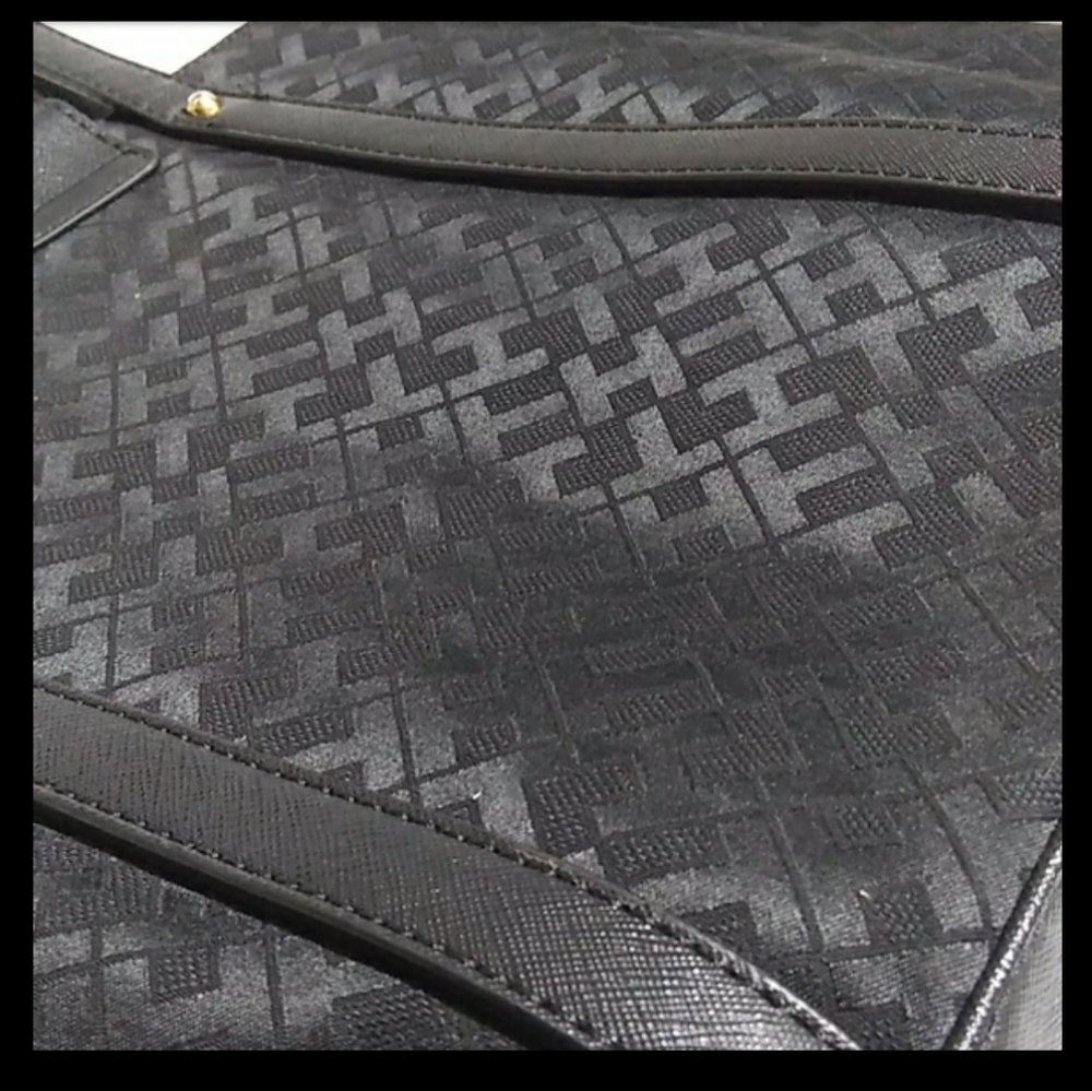 Tommy Hilfiger Monogram Canvas Tote + Change Purse - Picture 16 of 16